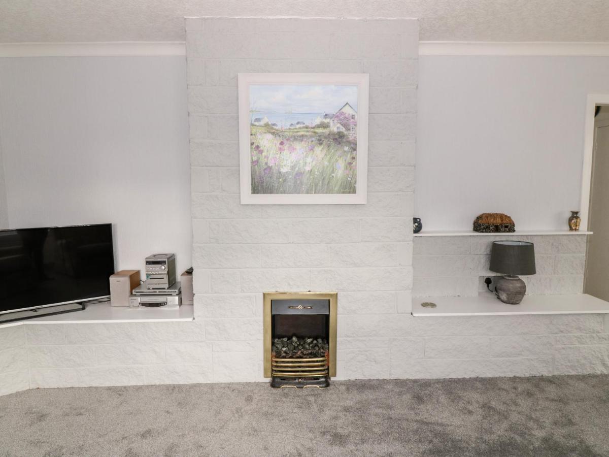 Honesty Cottage Girvan Bagian luar foto