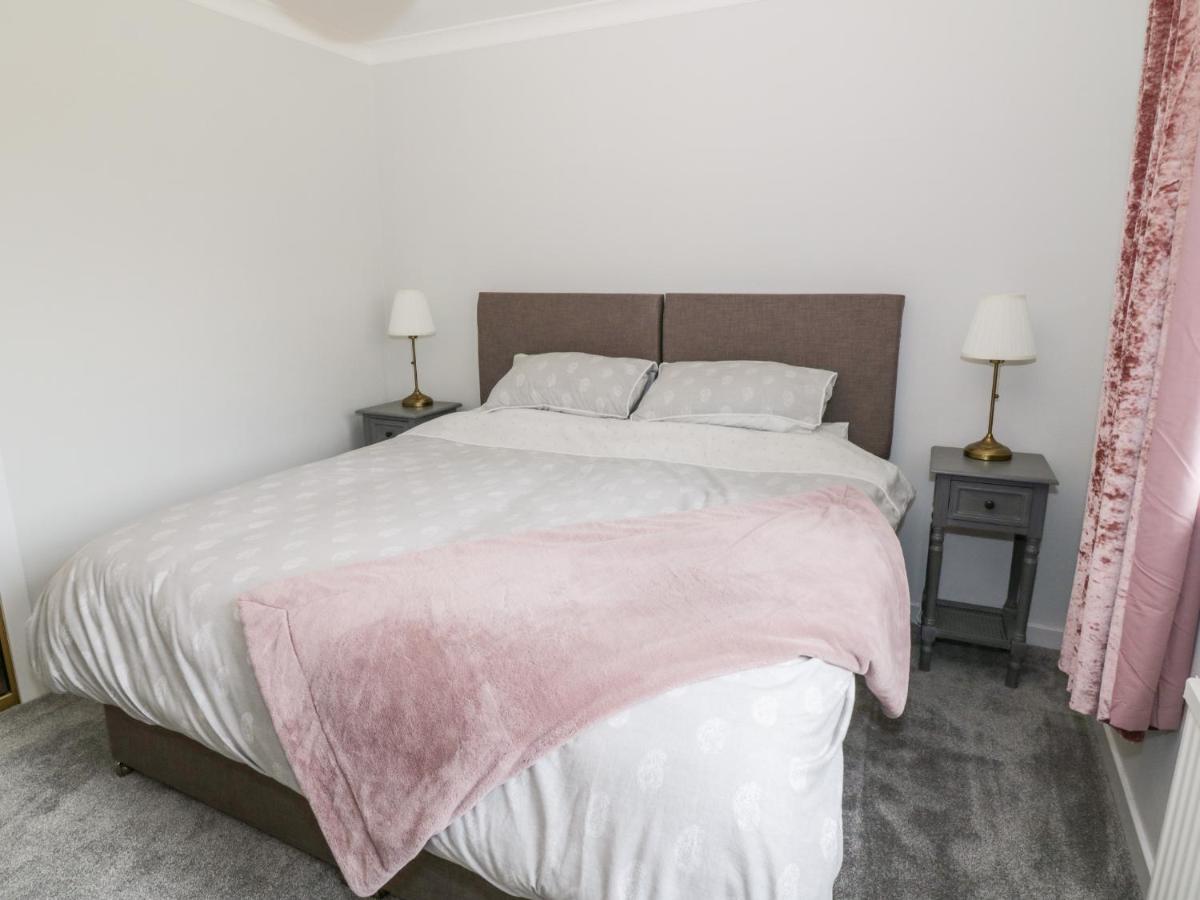 Honesty Cottage Girvan Bagian luar foto