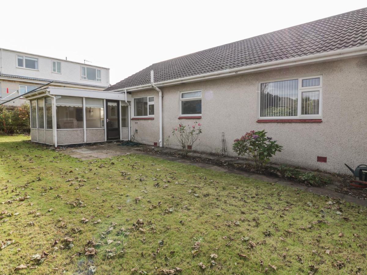 Honesty Cottage Girvan Bagian luar foto