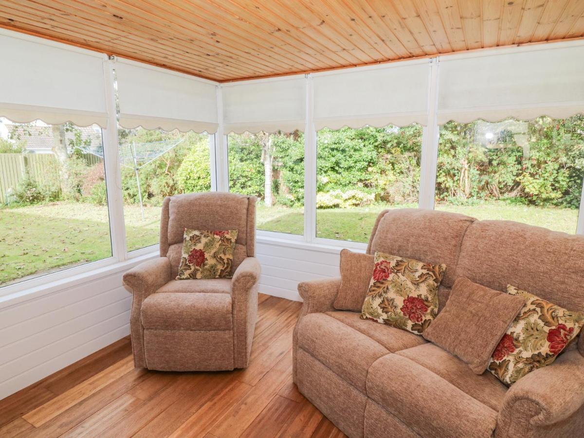 Honesty Cottage Girvan Bagian luar foto